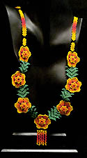 Huichol necklace with flowers